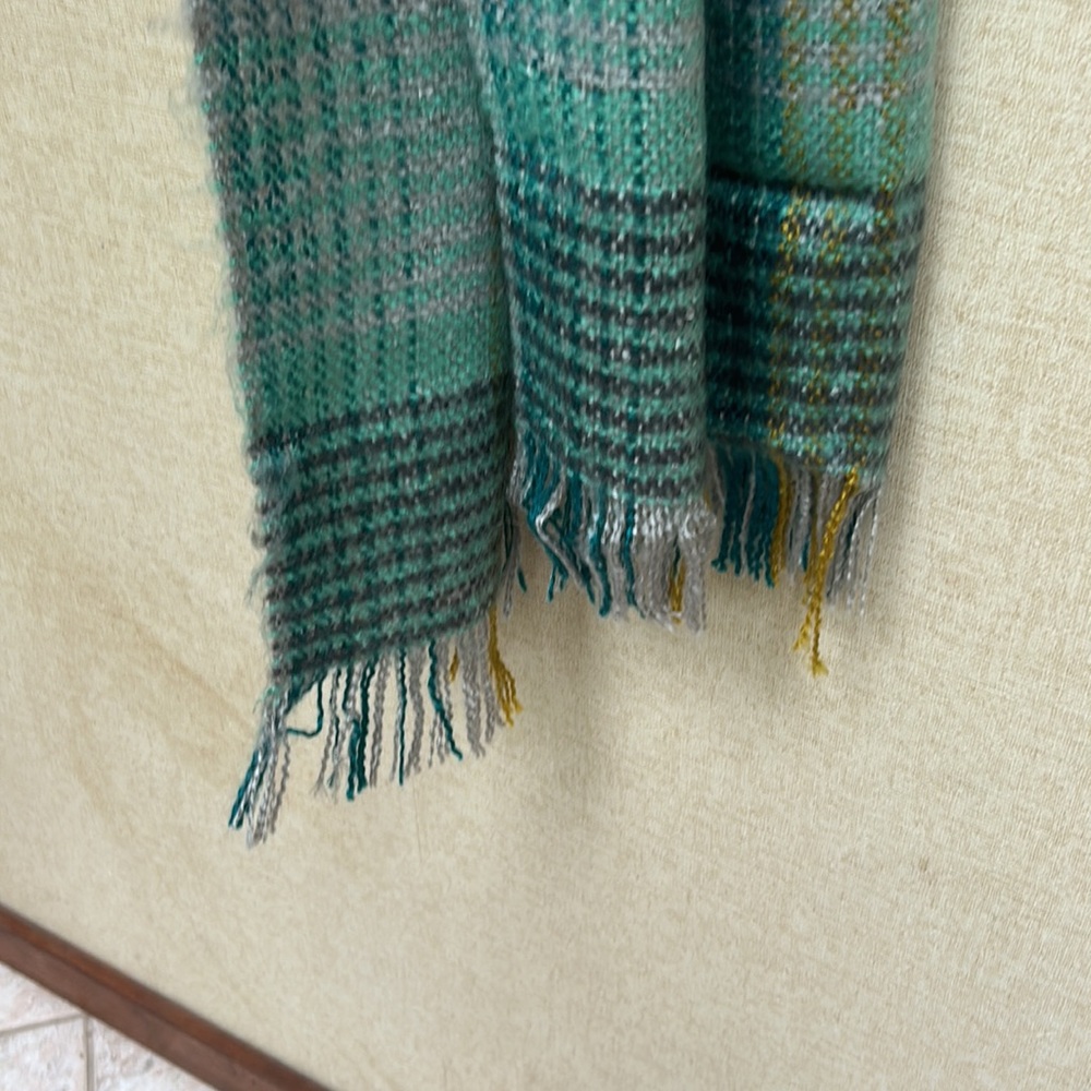 Ladies Winter Scarfs - Picture 7 of 8
